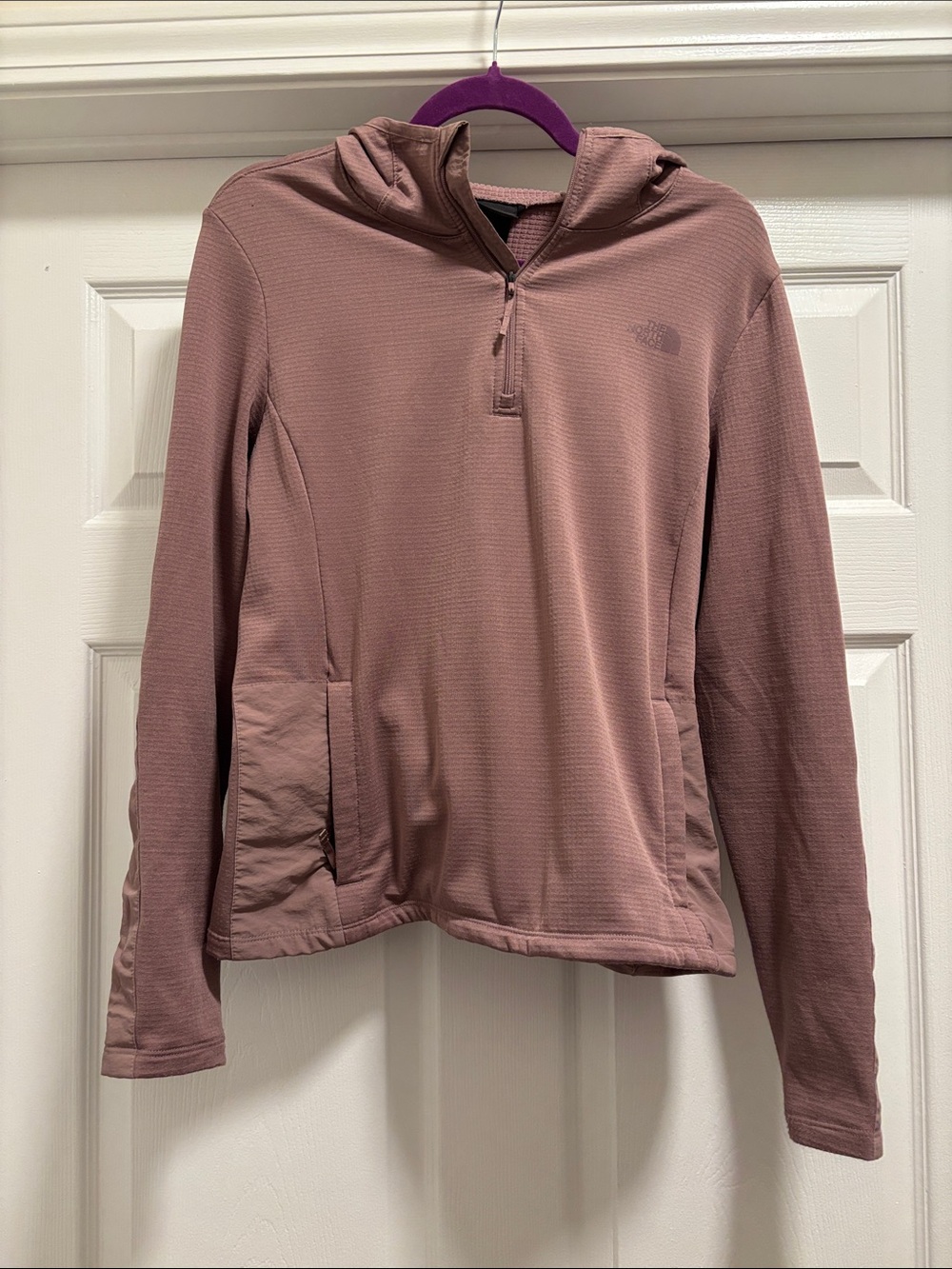 The North Face Women's Mauve Hooded Half-Zip Pullover